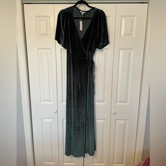 Baltic Born | Dresses | Baltic Born Velvet Wrap Dress Jade Green Size Large  Never Worn | Poshmark